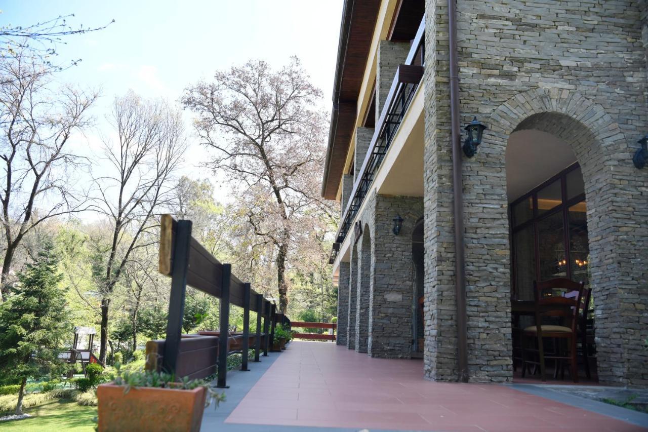 Hotel Restaurant Dreri Tirana Kültér fotó