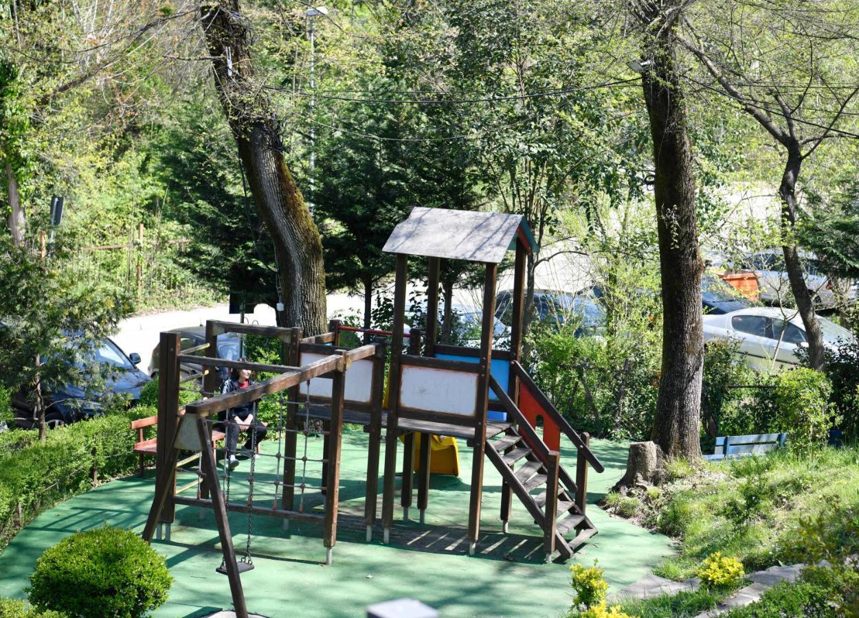 Hotel Restaurant Dreri Tirana Kültér fotó